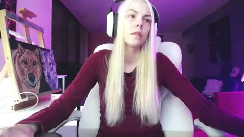 stage Kylie Sinner  brand CLITBAIT online show from September 26, 2025, 7:12 am