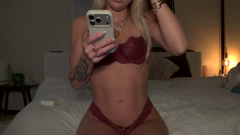 tinytayy online show from February 21, 2026, 3:18 am