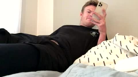 Snapshot of tippedrobin4830 chatting on November 10, 2025, 1:43 pm tippedrobin4830 online show from November 10, 2025, 1:43 pm