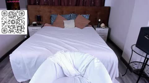 Snapshot of to_your chatting on October 6, 2025, 11:13 pm 2 GMT Mo Tu We Th Fr 10am-4am online show from October 6, 2025, 11:13 pm