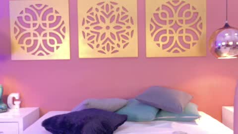 Tobias  online show from November 11, 2025, 12:27 pm