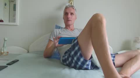 Daniel Bisexual uncut 20cm online show from September 14, 2025, 5:39 am