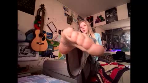 tohottohandletocoldtohold online show from February 24, 2026, 4:49 pm