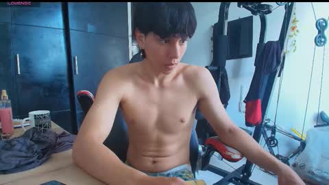 Snapshot of tokio2005 chatting on December 14, 2025, 12:32 pm tokio2005 online show from December 14, 2025, 12:32 pm