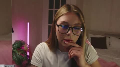 Snapshot of tokyo_n chatting on January 22, 2025, 9:10 pm tokyo_n online show from January 22, 2025, 9:10 pm