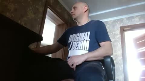 Snapshot of tolianuch chatting on February 1, 2026, 10:25 am Huligan online show from February 1, 2026, 10:25 am