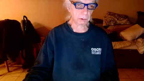 Snapshot of tom112292014 chatting on December 30, 2024, 3:36 am tom112292014 online show from December 30, 2024, 3:36 am
