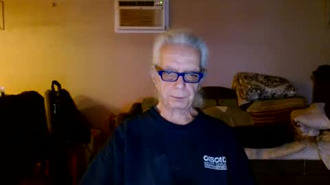 Snapshot of tom112292014 chatting on January 6, 2025, 2:47 pm tom112292014 online show from January 6, 2025, 2:47 pm