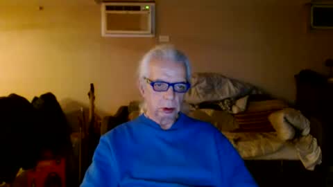 Snapshot of tom112292014 chatting on February 2, 2025, 12:51 am tom112292014 online show from February 2, 2025, 12:51 am