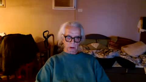 tom112292014 online show from October 28, 2025, 3:10 am