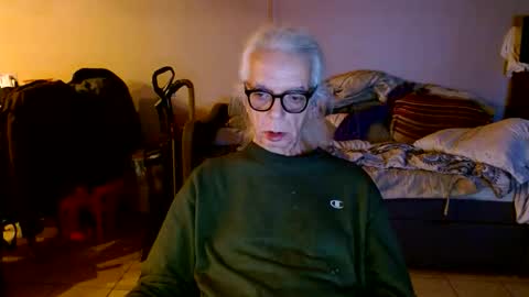 tom112292014 online show from November 12, 2025, 1:50 am