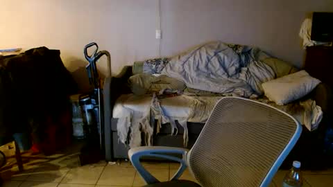 tom112292014 online show from December 1, 2025, 2:44 pm