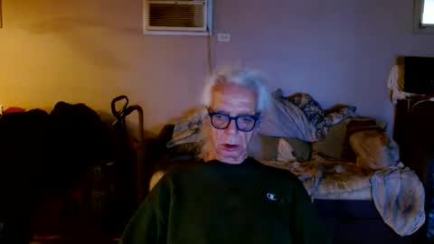 Snapshot of tom112292014 chatting on May 25, 2026, 12:22 pm tom112292014 online show from May 25, 2026, 12:22 pm