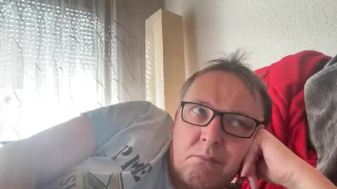 Snapshot of tom6644 chatting on March 9, 2025, 10:08 am Tom online show from March 9, 2025, 10:08 am