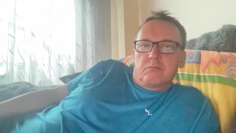 Snapshot of tom6644 chatting on October 12, 2025, 4:06 pm Tom online show from October 12, 2025, 4:06 pm