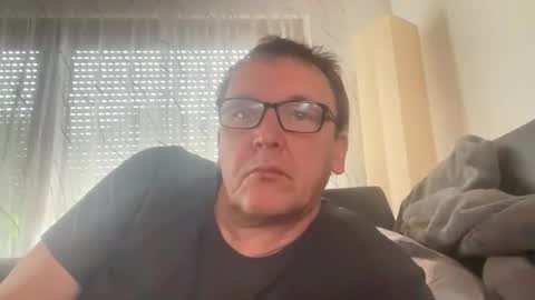 Snapshot of tom6644 chatting on May 10, 2026, 2:11 pm Tom online show from May 10, 2026, 2:11 pm