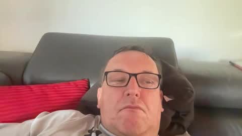 Snapshot of tom6644 chatting on May 26, 2026, 5:42 pm Tom online show from May 26, 2026, 5:42 pm