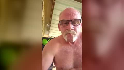 tom742499 online show from June 22, 2026, 10:29 pm