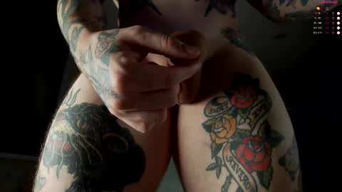 tom__ice online show from October 19, 2025, 1:17 am