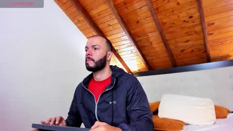 Snapshot of tom_bailey_ chatting on October 14, 2025, 12:06 pm online show from October 14, 2025, 12:06 pm