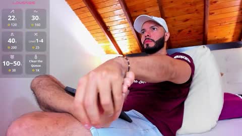 Snapshot of tom_bailey_ chatting on October 24, 2025, 1:40 pm online show from October 24, 2025, 1:40 pm