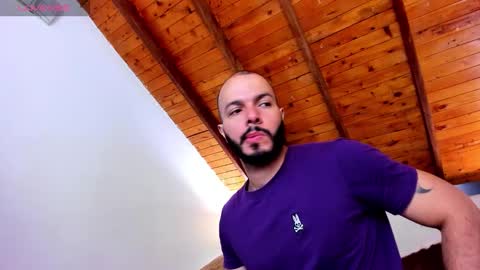 Snapshot of tom_bailey_ chatting on October 26, 2025, 1:17 pm online show from October 26, 2025, 1:17 pm