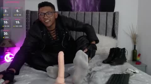 Snapshot of tom_brown12 chatting on December 19, 2024, 6:45 pm Tom online show from December 19, 2024, 6:45 pm