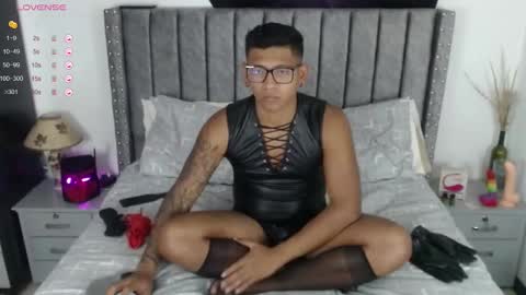 Snapshot of tom_brown12 chatting on December 21, 2024, 7:38 pm Tom online show from December 21, 2024, 7:38 pm