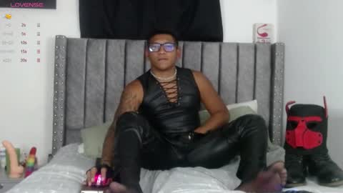 Snapshot of tom_brown12 chatting on January 14, 2025, 2:08 am Tom online show from January 14, 2025, 2:08 am