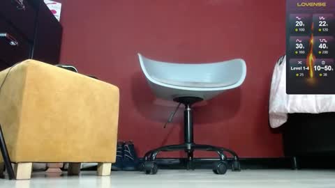 Snapshot of tom_brown12 chatting on February 14, 2025, 12:03 pm Tom online show from February 14, 2025, 12:03 pm