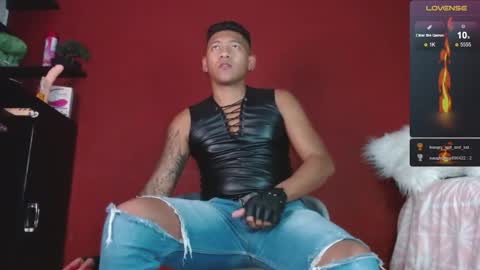 Snapshot of tom_brown12 chatting on February 23, 2025, 1:35 am Tom online show from February 23, 2025, 1:35 am