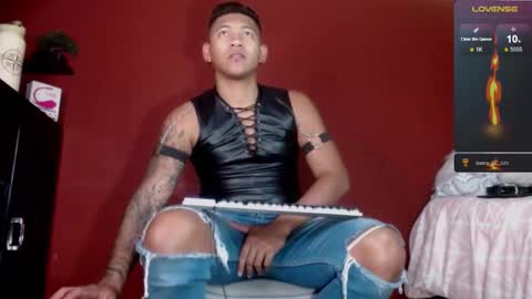 Snapshot of tom_brown12 chatting on February 23, 2025, 3:40 pm Tom online show from February 23, 2025, 3:40 pm