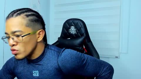 Snapshot of tom_kingfit chatting on November 18, 2025, 10:36 pm SPORTSFIT29 online show from November 18, 2025, 10:36 pm