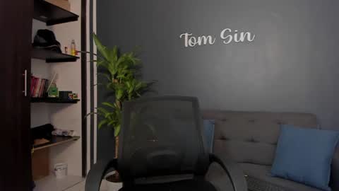 Tom Sin online show from December 4, 2024, 11:46 pm