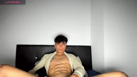 Snapshot of tom_walton chatting on February 5, 2025, 7:18 am tom online show from February 5, 2025, 7:18 am