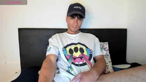 Snapshot of tom_walton chatting on February 7, 2025, 3:55 am tom online show from February 7, 2025, 3:55 am