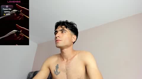 Snapshot of tom_walton chatting on October 31, 2025, 5:25 pm tom online show from October 31, 2025, 5:25 pm