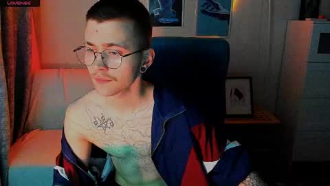 tomas_norton online show from April 8, 2026, 8:42 pm