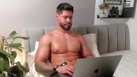 Tomas Ferrer online show from June 12, 2026, 9:25 pm