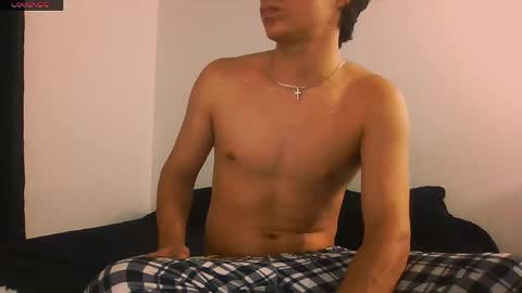Snapshot of tomastv chatting on May 12, 2026, 7:05 am tomasTV online show from May 12, 2026, 7:05 am