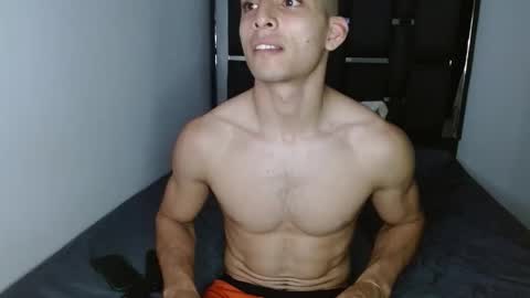 tomaz_18 online show from March 12, 2026, 6:03 pm