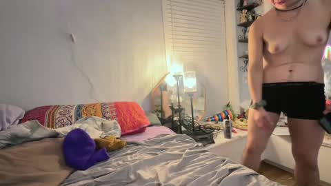 Snapshot of tomboy_titties chatting on October 11, 2025, 7:18 am tomboy_titties online show from October 11, 2025, 7:18 am