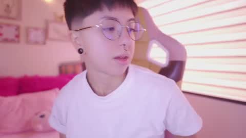 Snapshot of tomboy_tommy chatting on July 23, 2026, 1:42 pm Tommy online show from July 23, 2026, 1:42 pm