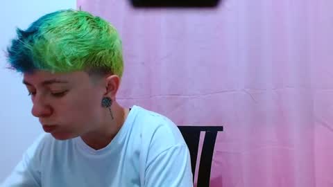 Blue online show from September 17, 2025, 1:40 am