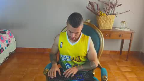 tomDavisXl online show from April 24, 2026, 5:48 pm