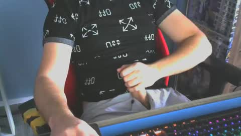 Snapshot of tomin3m chatting on December 7, 2024, 8:33 am tomin3m online show from December 7, 2024, 8:33 am