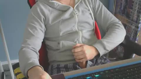 Snapshot of tomin3m chatting on January 6, 2025, 9:19 am tomin3m online show from January 6, 2025, 9:19 am