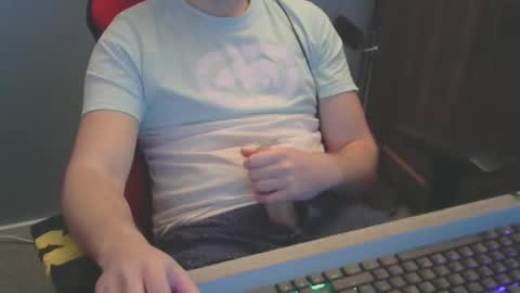 Snapshot of tomin3m chatting on February 24, 2025, 7:30 pm tomin3m online show from February 24, 2025, 7:30 pm