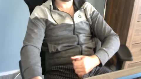 Snapshot of tomin3m chatting on October 3, 2025, 8:22 am tomin3m online show from October 3, 2025, 8:22 am