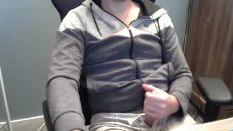 Snapshot of tomin3m chatting on October 16, 2025, 6:31 pm tomin3m online show from October 16, 2025, 6:31 pm